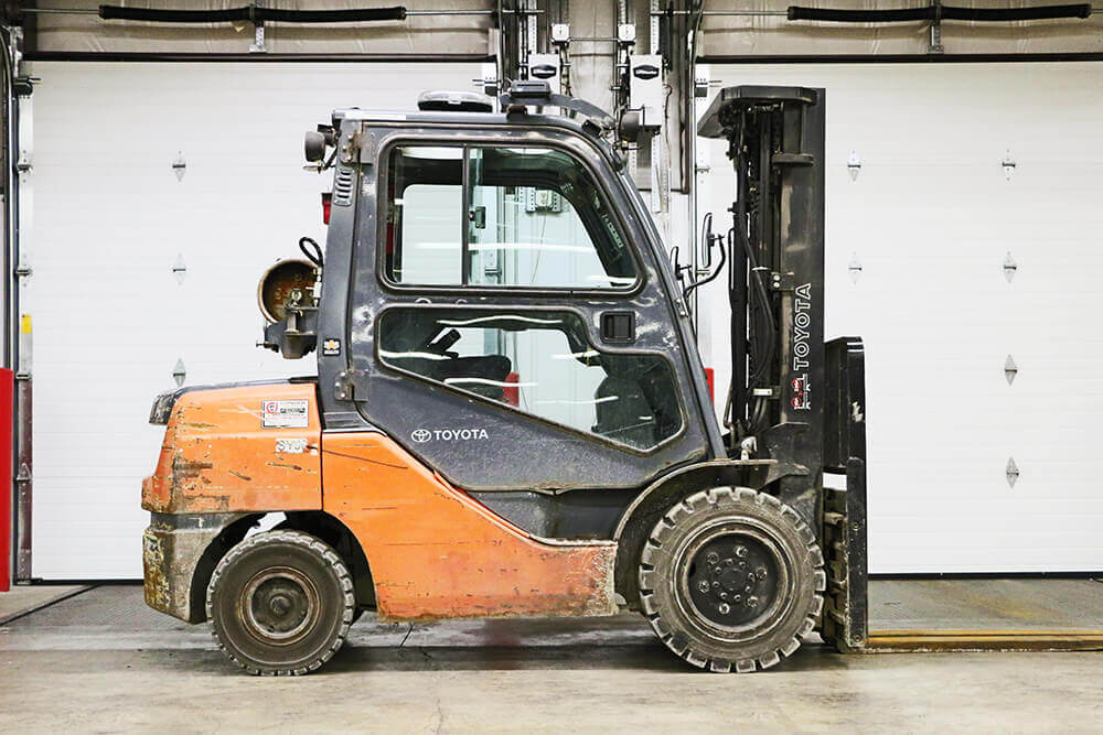 used pneumatic tire forklift for sale