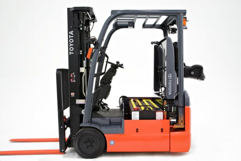 New Toyota 3-Wheel Electric Forklift // 8FBE15-20U