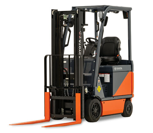 Core Electric Forklift_8FBC15U_Studio_Forks Down_14