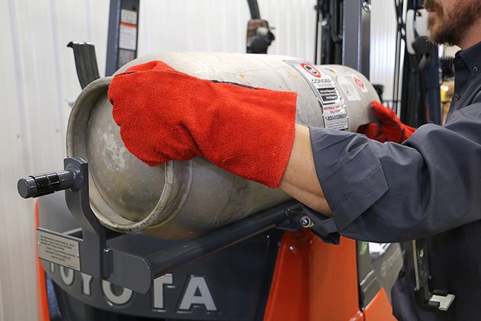 How to Safely Change a Forklift Propane Tank [Step-by Step Guide]